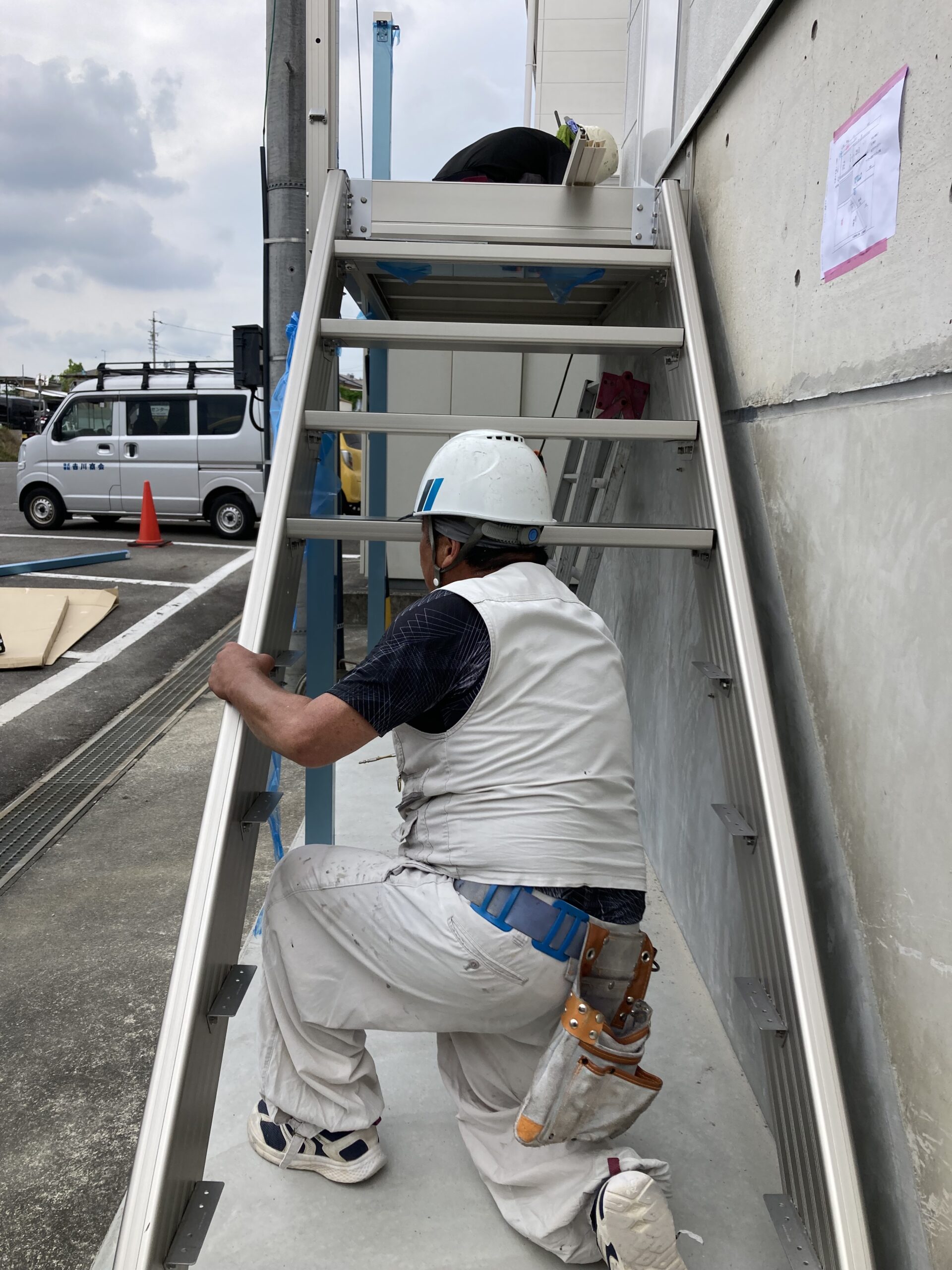 愛知県瀬戸市　エクステリア工事　踊り場、階段、手摺り取付工事【株式会社吉川商会】